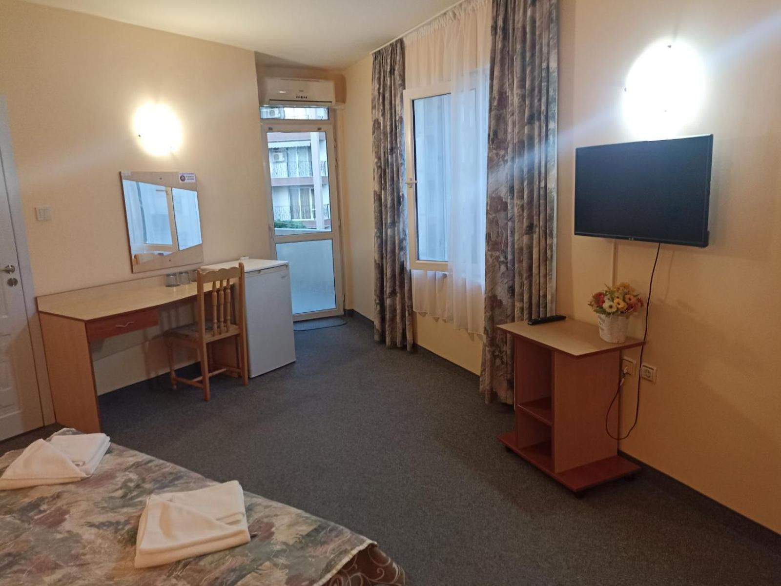 Krasi Hotel Ravda Bagian luar foto