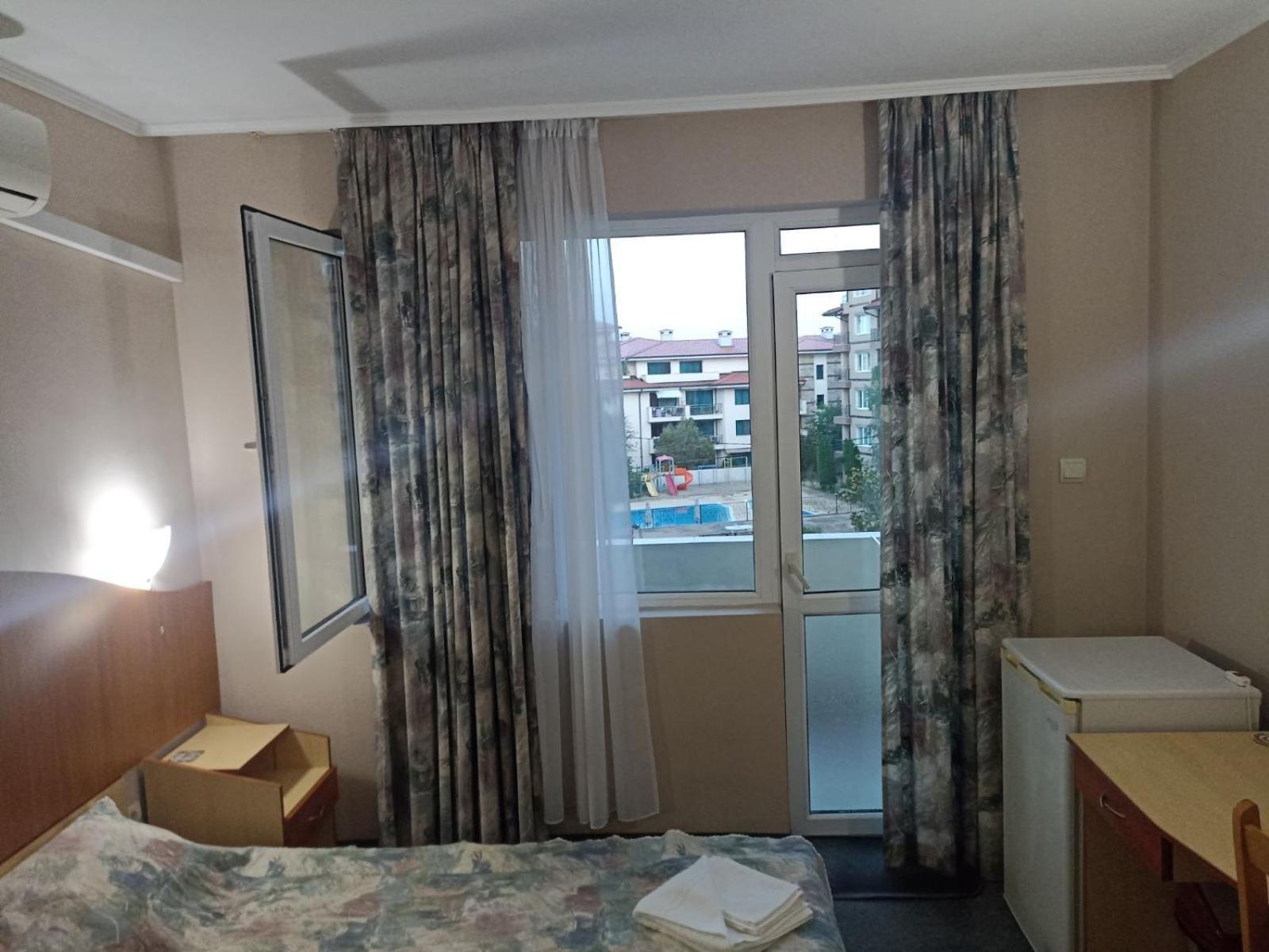 Krasi Hotel Ravda Bagian luar foto